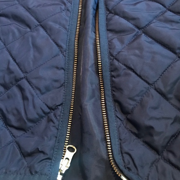 Old Navy Quilted Vest - Picture 5 of 5